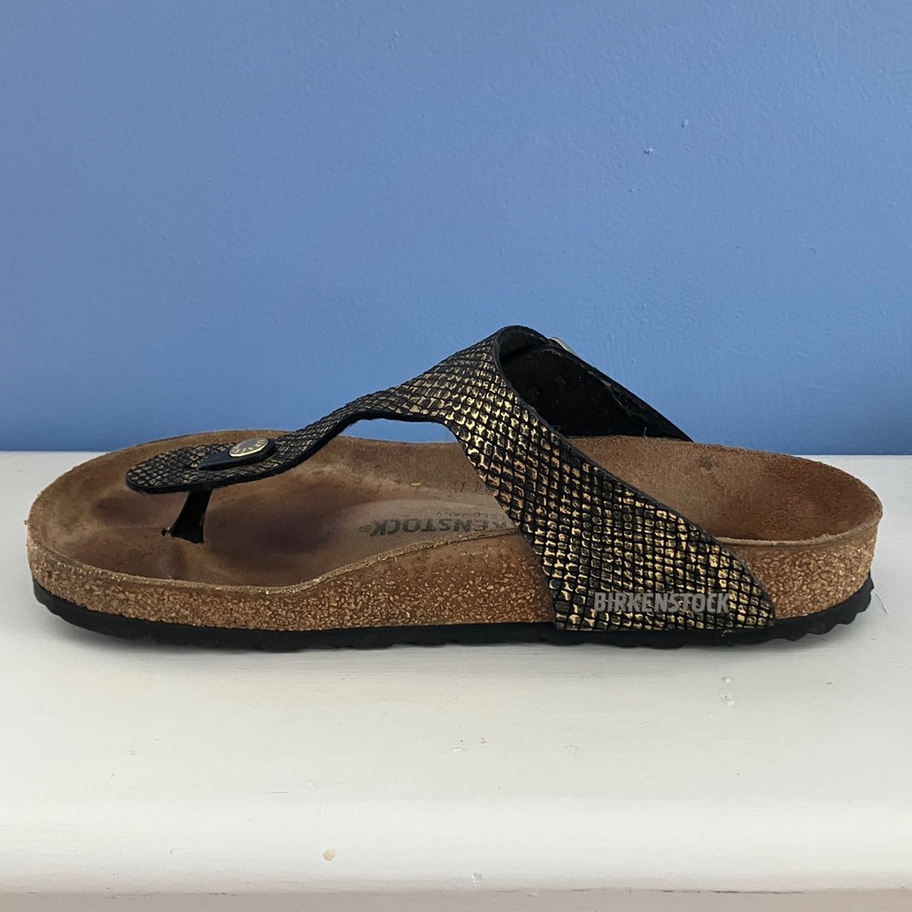 Birkenstock - Women’s Black and Gold Snakeskin Gizeh Sandals - EU 39 / US 8.5 - Picture 9 of 11